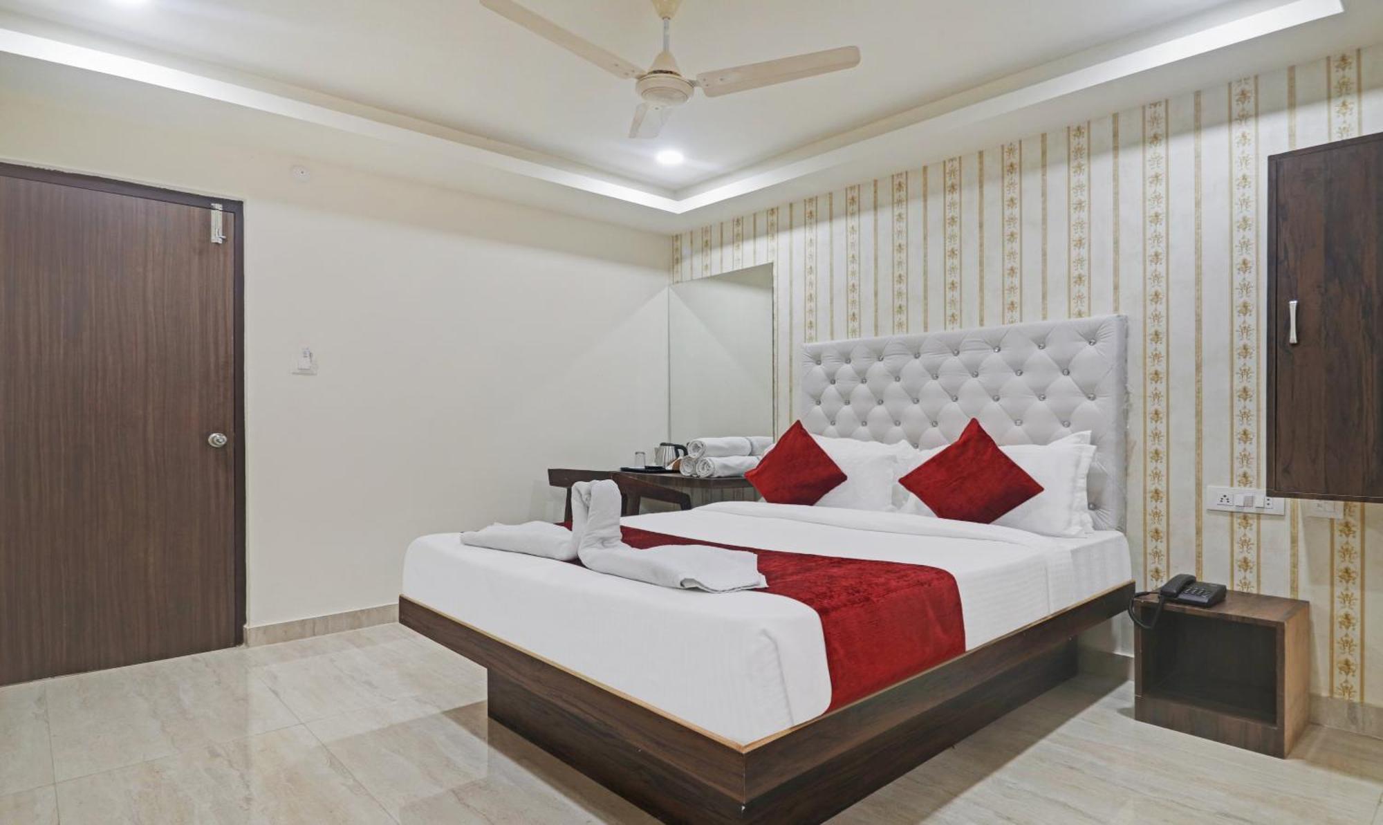 Hotel Bright Airport Zone Shamshabad Zewnętrze zdjęcie