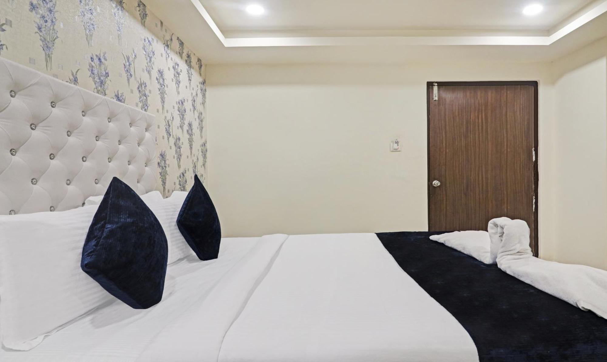 Hotel Bright Airport Zone Shamshabad Zewnętrze zdjęcie